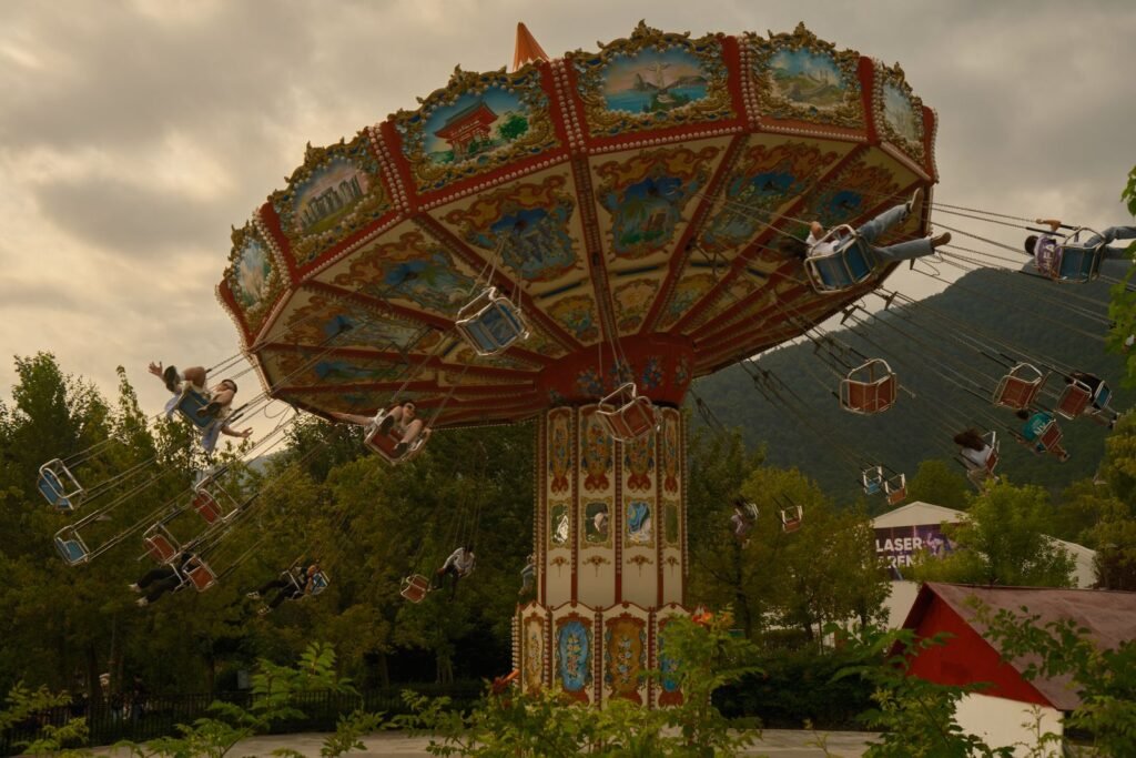 Carrousel volant dans un parc d'attractions, une sortie à prix réduit malgré l'absence de réduction Walibi Solidaris